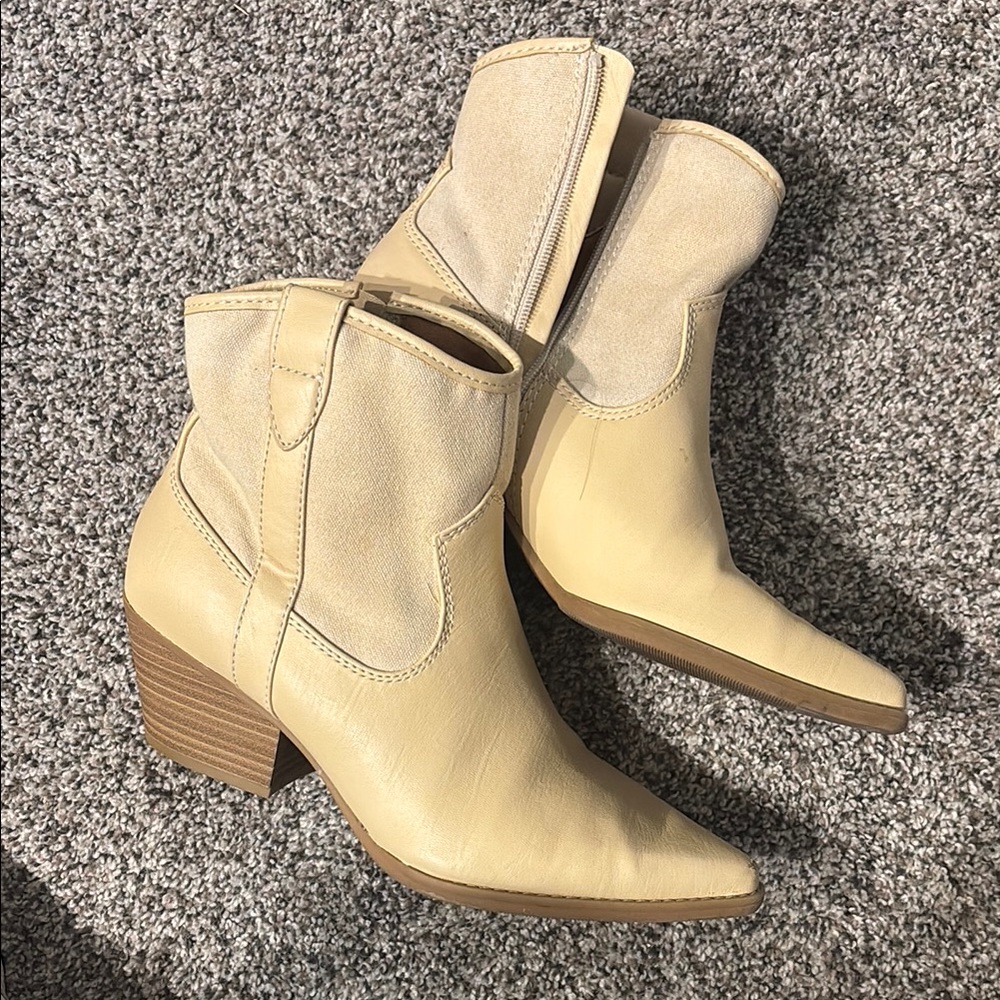 Universal Thread Cream Ankle Booties Suede Lace-Up